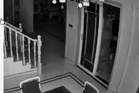 <strong>这个东西千万别放进冰箱 会炸</strong>